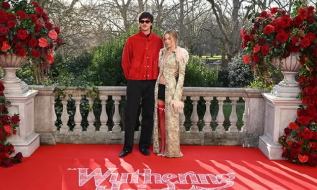 Margot Robbie Buat Tren Wuthering Heights