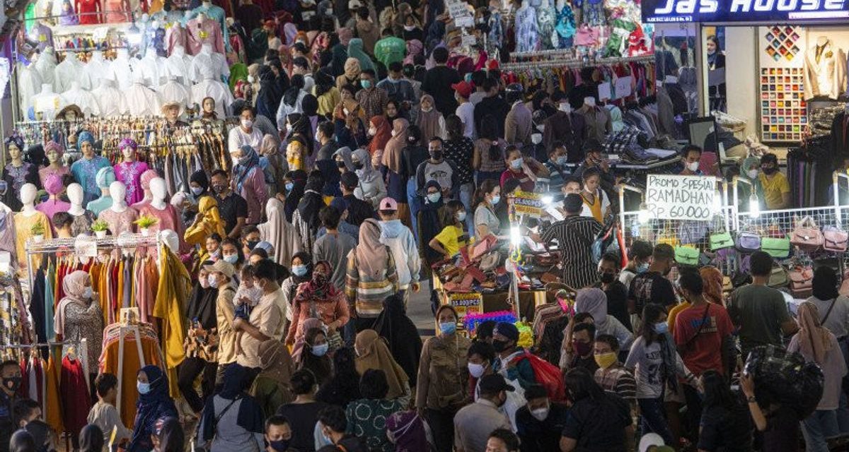 Kemeriahan Pasar Menunjukkan Semangat Lebaran Masyarakat