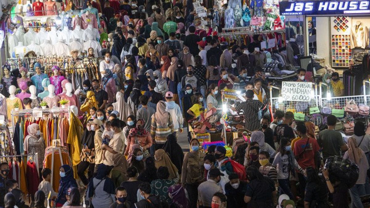 Kemeriahan Pasar Menunjukkan Semangat Lebaran Masyarakat