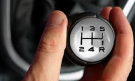 Panduan Dasar Belajar Menyetir Mobil Untuk Pemula