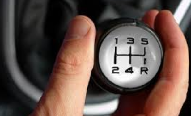 Panduan Dasar Belajar Menyetir Mobil Untuk Pemula