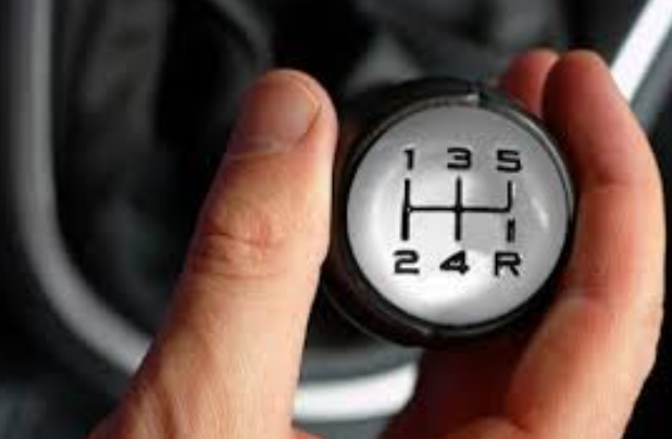 Panduan Dasar Belajar Menyetir Mobil Untuk Pemula