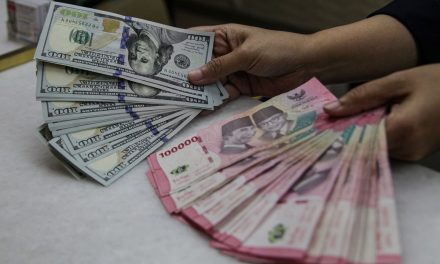 Warga Terpaksa Kurangi Pengeluaran Akibat Tekanan Ekonomi