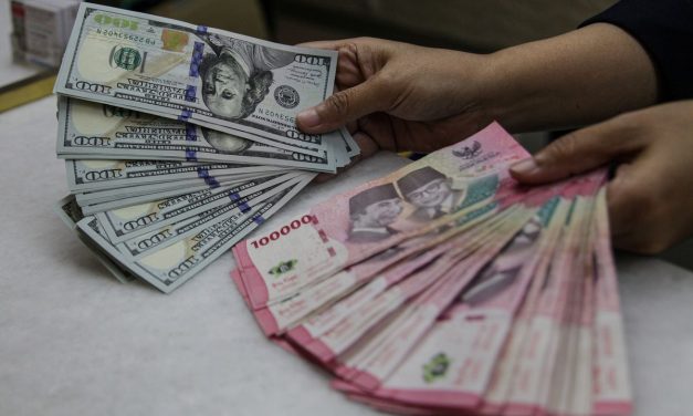 Warga Terpaksa Kurangi Pengeluaran Akibat Tekanan Ekonomi