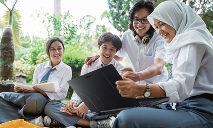 Memanfaatkan Teknologi Untuk Pendidikan, Pekerjaan, Kehidupan