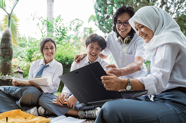 Memanfaatkan Teknologi Untuk Pendidikan, Pekerjaan, Kehidupan